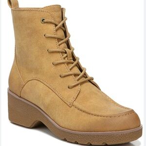 Naturalizer Women’s Genie Ankle Boot